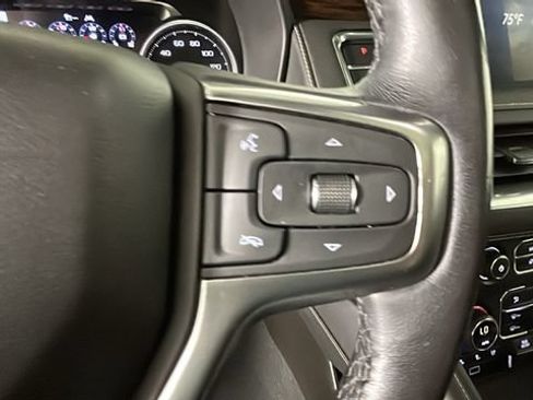 Used 2021 Chevrolet Suburban Premier w/ Premium Package RWD image 16