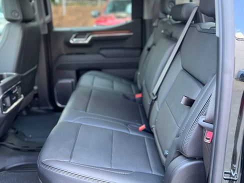 Used 2025 GMC Sierra 1500 Denali w/ Denali Reserve Package AWD/4WD image 10