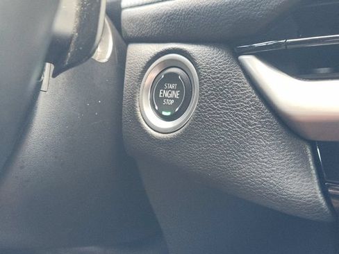 Used 2025 Cadillac XT4 Premium Luxury FWD image 8