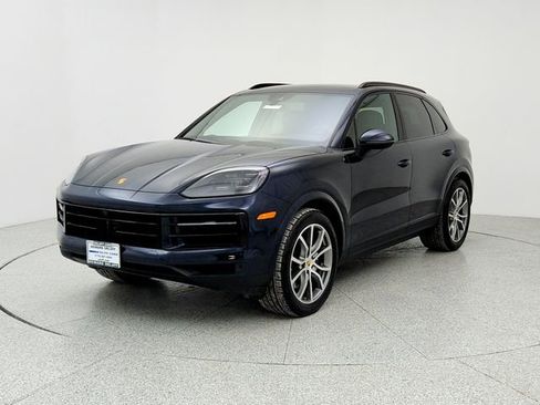 Used 2024 Porsche Cayenne image 1