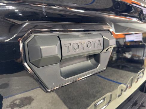 Used 2025 Toyota Tacoma TRD Off-Road AWD/4WD image 23