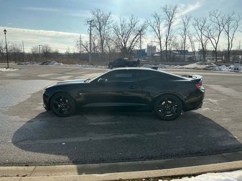Used 2017 Chevrolet Camaro SS image 8