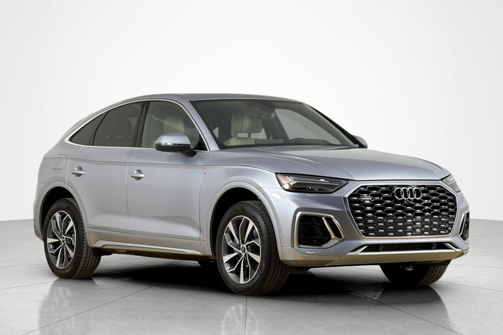Used 2023 Audi Q5 2.0T Premium Plus w/ Premium Plus Package AWD/4WD image 7