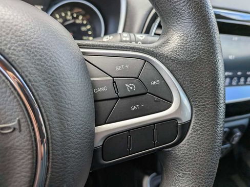 Used 2018 Jeep Compass Latitude w/ Popular Equipment Group image 17