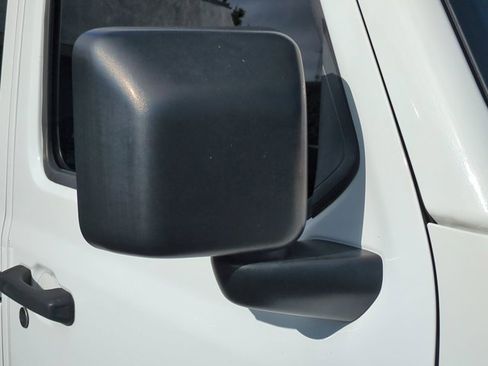 Used 2018 Jeep Wrangler Unlimited Rubicon w/ Cold Weather Group image 12