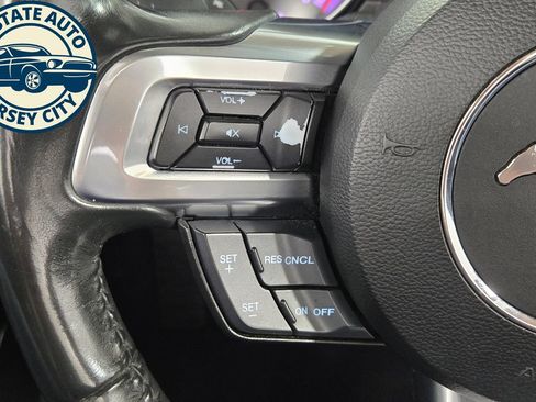 Used 2022 Ford Mustang Premium RWD image 18