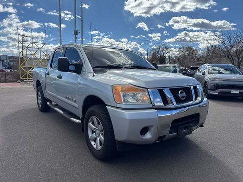 Used 2013 Nissan Titan SV image 8