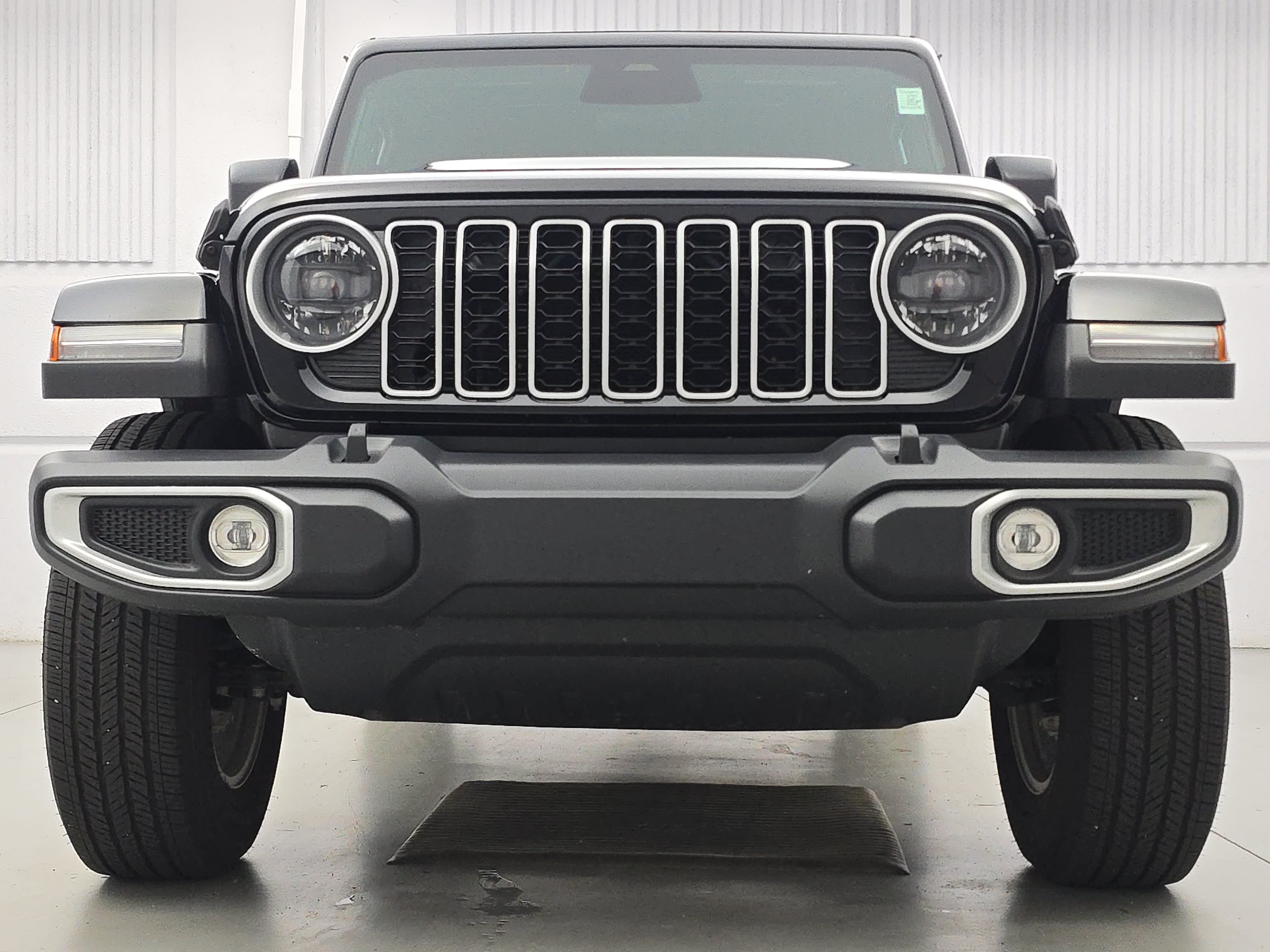 Used 2026 Jeep Wrangler Unlimited Sahara AWD/4WD image 10
