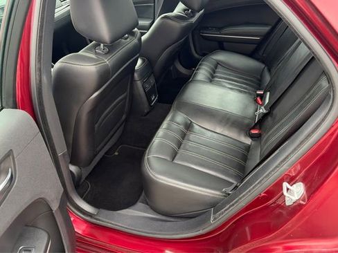 Used 2019 Chrysler 300 S AWD/4WD image 10