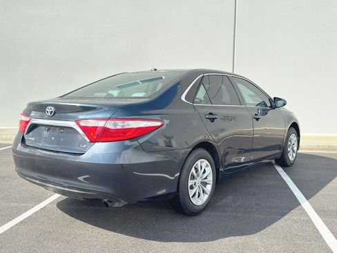 Used 2017 Toyota Camry LE FWD image 6