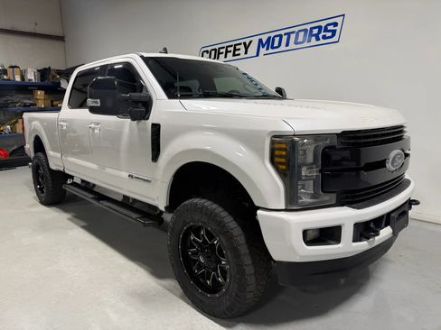 Used 2019 Ford F250 Lariat w/ Lariat Ultimate Package AWD/4WD image 8