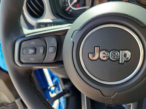Used 2025 Jeep Wrangler Unlimited Sport AWD/4WD image 15