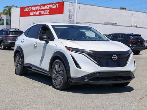 Used 2024 Nissan Ariya AWD image 2