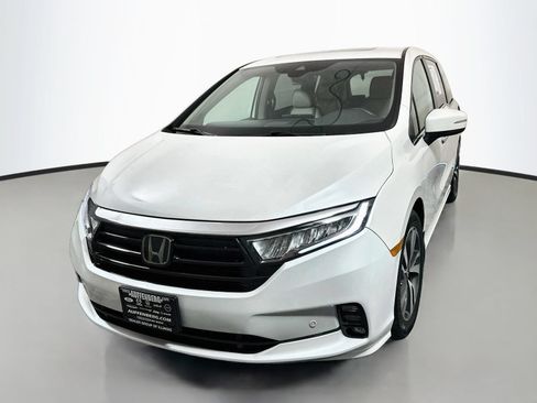 Used 2023 Honda Odyssey Touring image 3