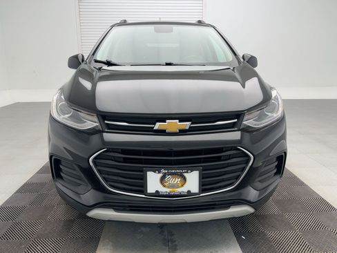 Used 2022 Chevrolet Trax LT w/ LT Convenience Package image 6