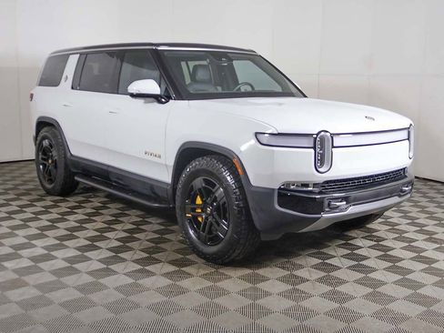 Used 2023 Rivian R1S Adventure image 2