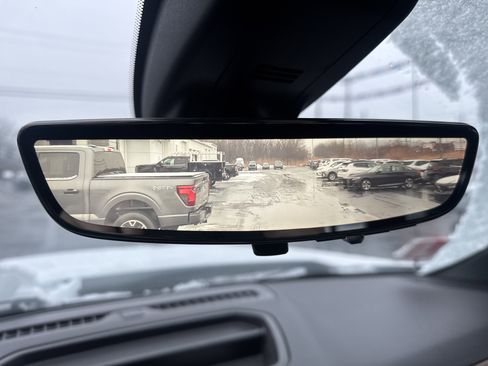 Used 2020 Chevrolet Silverado 1500 High Country w/ Technology Package image 31