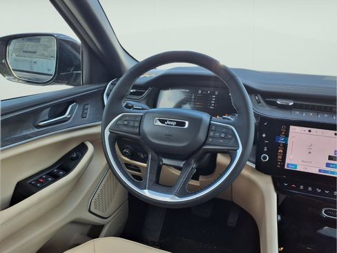 New 2026 Jeep Grand Cherokee Limited image 11