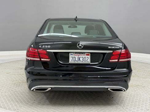 Used 2014 Mercedes-Benz E 250 BlueTEC Sedan image 10
