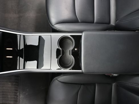Used 2018 Tesla Model 3 Mid Range RWD image 30