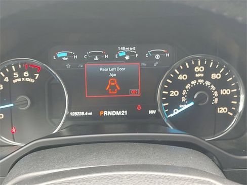 Used 2015 Ford F150 Platinum w/ Trailer Tow Package image 16