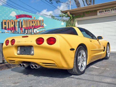 Used 2003 Chevrolet Corvette Coupe w/ Preferred Equipment Group image 27