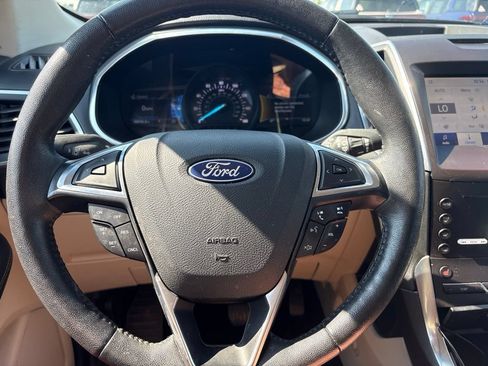 Used 2020 Ford Edge Titanium FWD image 2