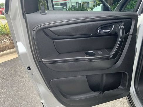 Used 2015 Chevrolet Traverse LT w/ Style and Technology Package AWD/4WD image 15