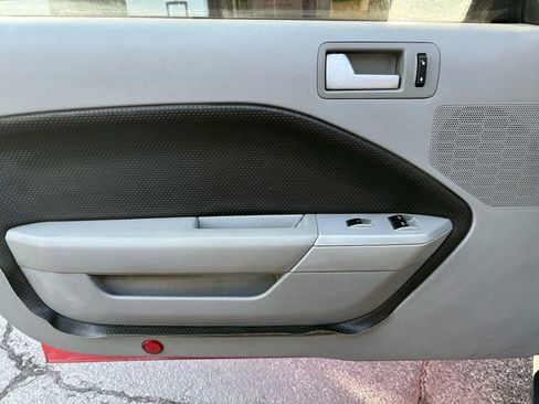 Used 2009 Ford Mustang Premium image 11