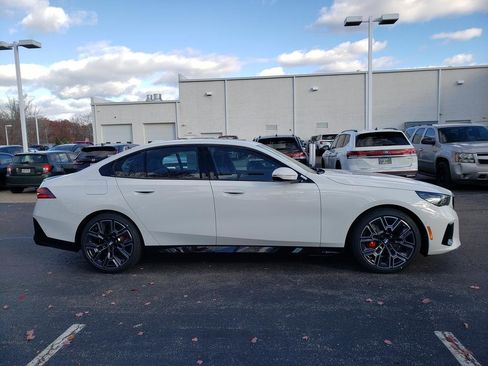 New 2026 BMW 530i xDrive image 3