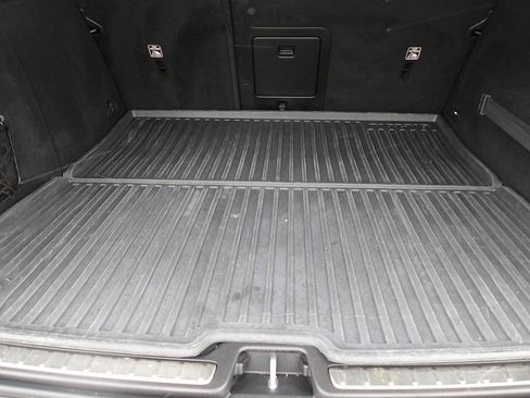 Used 2020 Volvo V60 T5 Cross Country image 13