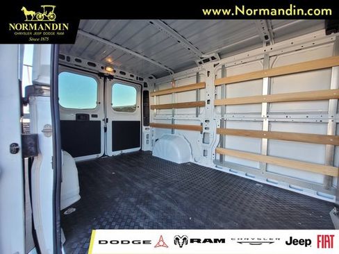 Used 2025 RAM ProMaster 2500 w/ U-Haul Equipment Group FWD image 18