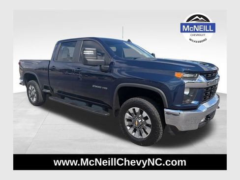 Used 2022 Chevrolet Silverado 2500 LT w/ Convenience Package AWD/4WD image 1