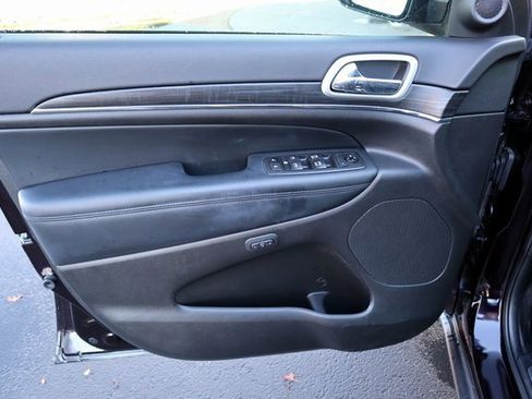 Used 2021 Jeep Grand Cherokee Limited image 29