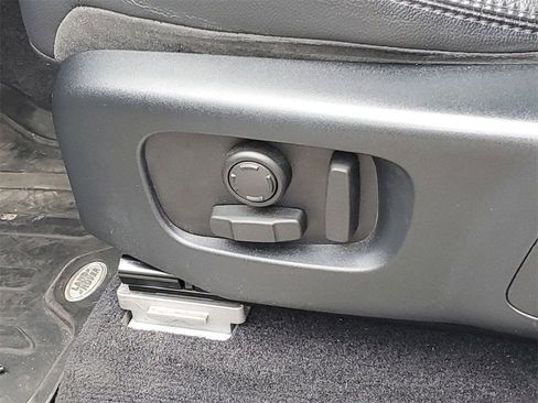 Used 2019 Land Rover Discovery HSE image 35