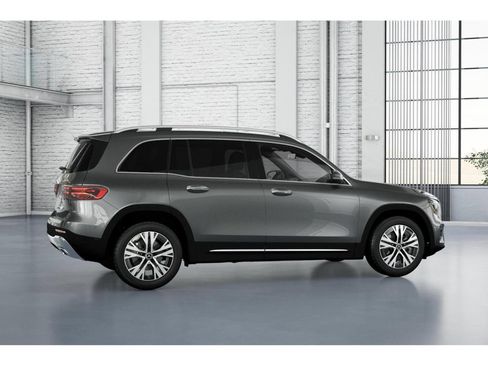 Used 2026 Mercedes-Benz GLB 250 4MATIC image 18
