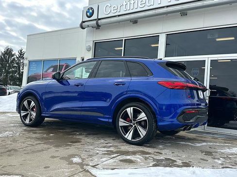 Used 2025 Audi SQ5 Prestige w/ Prestige Package image 6