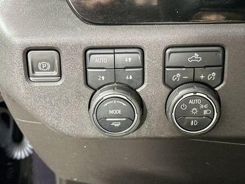 Used 2023 Chevrolet Silverado 1500 LT Trail Boss w/ Protection Package AWD/4WD image 23