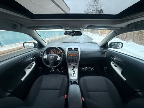 Used 2010 Toyota Corolla image 5