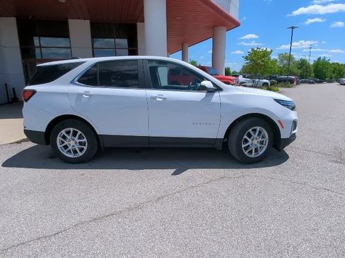 Used 2024 Chevrolet Equinox LT FWD image 32