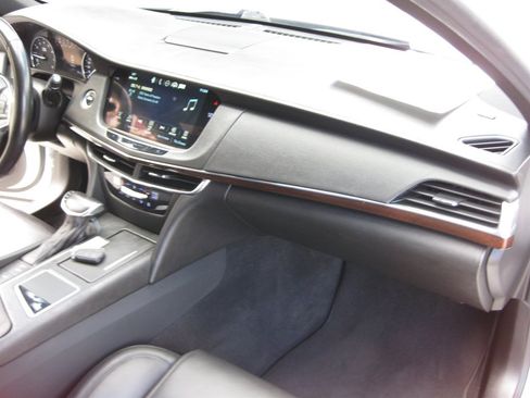 Used 2018 Cadillac CT6 2.0T RWD image 36