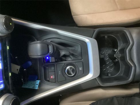 Used 2025 Toyota RAV4 LE AWD/4WD image 19