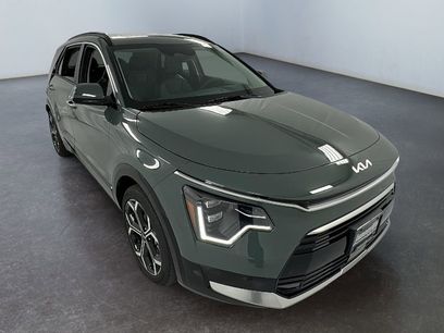 New 2025 Kia Niro SX Touring