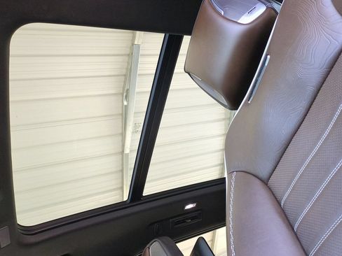 Used 2025 GMC Yukon XL Denali Ultimate AWD/4WD image 21