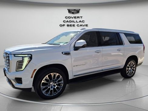 Used 2025 GMC Yukon XL Denali image 4
