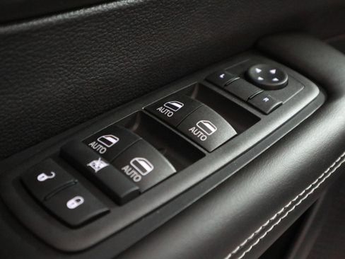 New 2026 Chrysler Pacifica Select FWD image 34