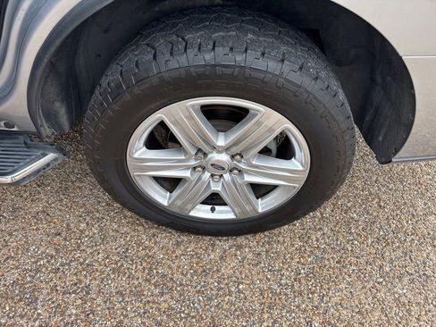 Used 2021 Ford Expedition XLT RWD image 10