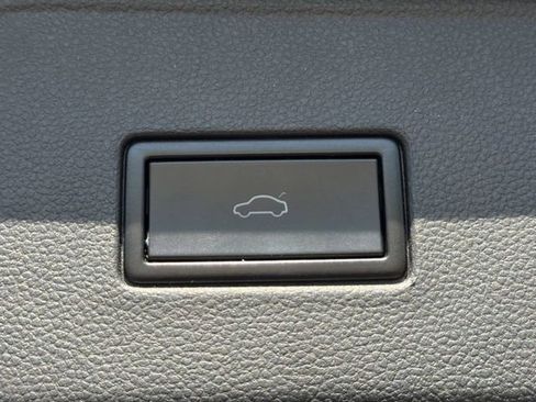Used 2019 Volkswagen Atlas SE w/ Panoramic Sunroof Package FWD image 26