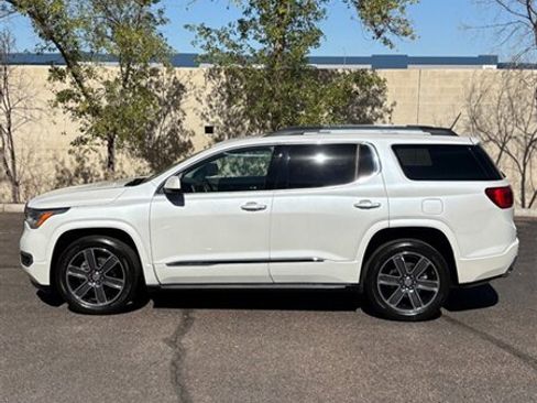 Used 2019 GMC Acadia Denali w/ Technology Package FWD image 9