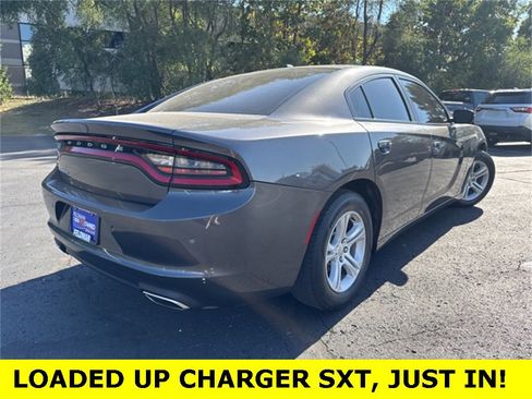 Used 2019 Dodge Charger SXT w/ Leather Interior Group image 5